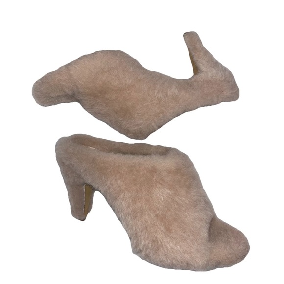 KHAITE Marion Shearling Sandals Blush Pink EU 39 Fuzzy Sherpa Slide Mules NWOT - Picture 5 of 11